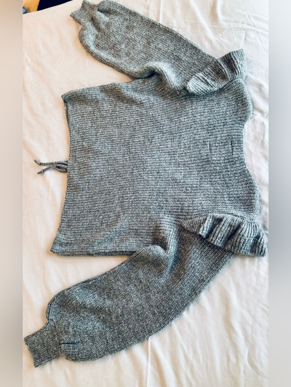DAILY PRACTICE Grey Ruched V-Neck Puff-Sleeve Sweater w Center Tie - Picture 10 of 16